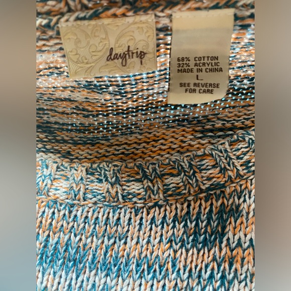 Large Perfect Daytrip off the shoulder sweater Super Cute Trend Stylish Like New - Picture 9 of 17